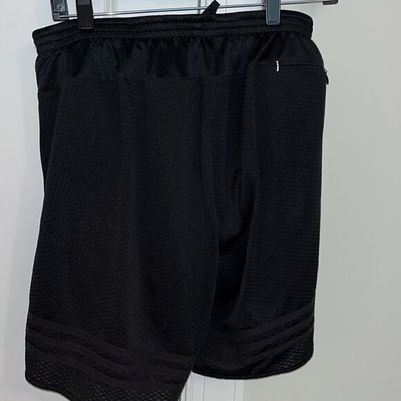 black adidas mesh lined running marathon 7” workout zip pocket shorts L 3 stripe - Picture 3 of 4